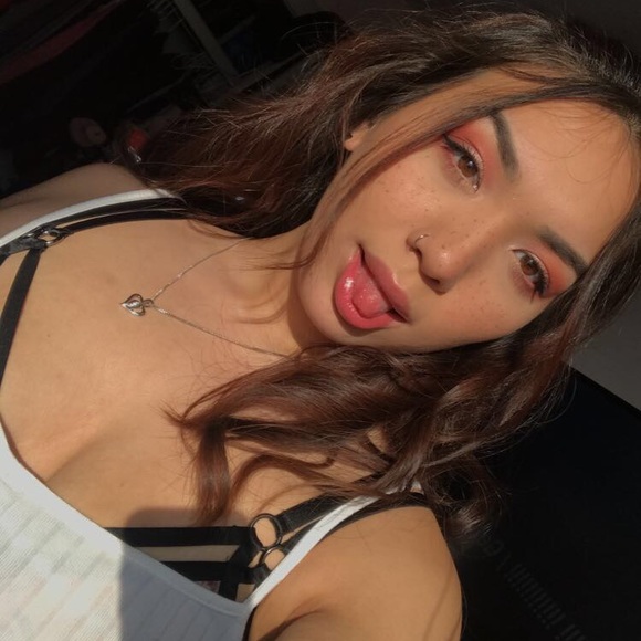 Meet your Posher, Naiomi - Picture 2 of 3